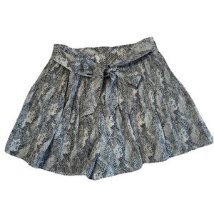 Rattlesnake Pleated Elastic Waist Skort/ Flowy Shorts Women’s Size Medium.